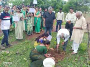 वृक्षारोपण  कार्यक्रम '' वन महोत्सव''